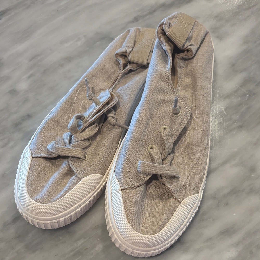 Tretorn Beige Canvas Athletic Shoes